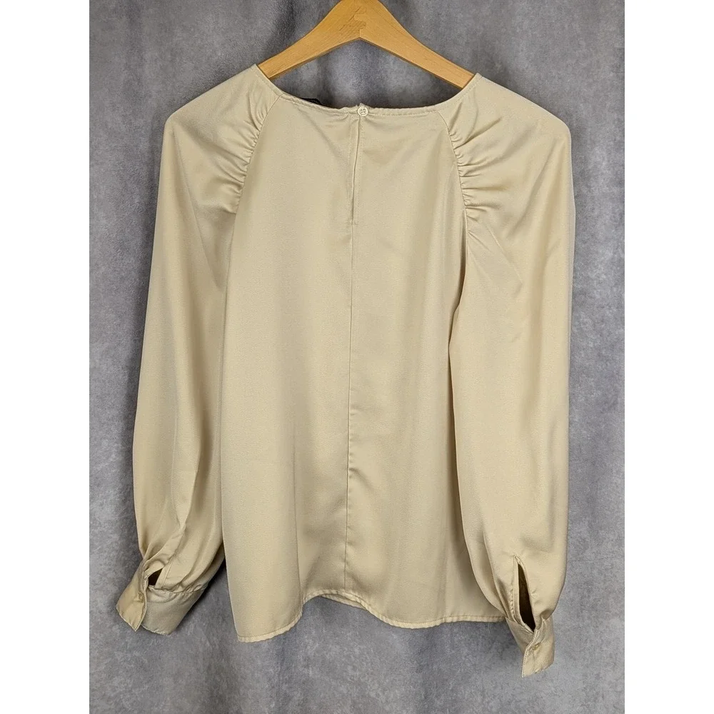 Banana Republic Womens Beige Ruched Shoulder Long Sleeve Satin Blouse Small-C153